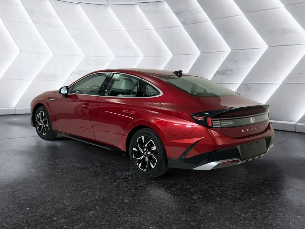 Used 2025 Red Hyundai SEL image 6