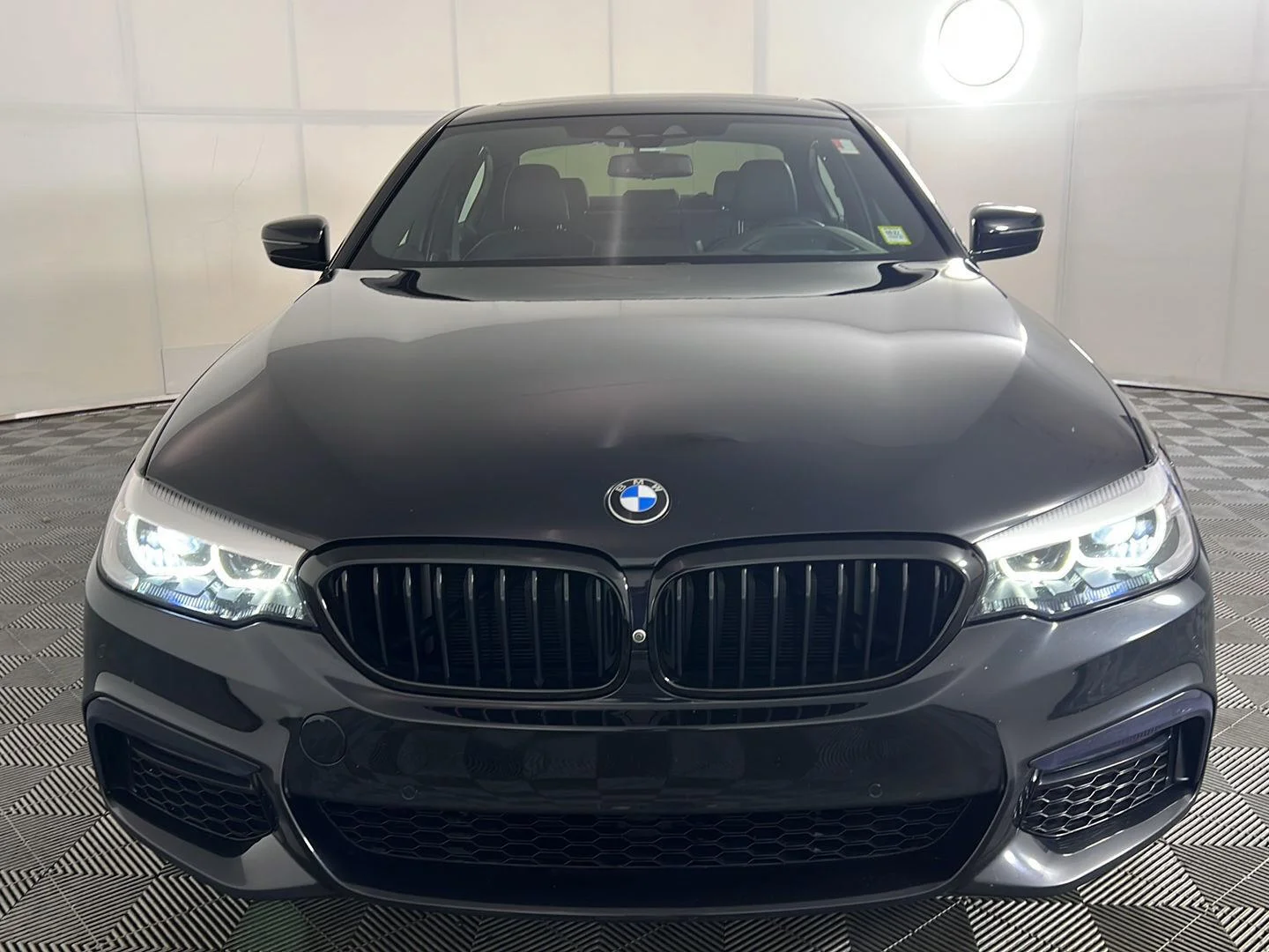 Used 2019 Black Sapphire Metallic BMW 540i xDrive image 14