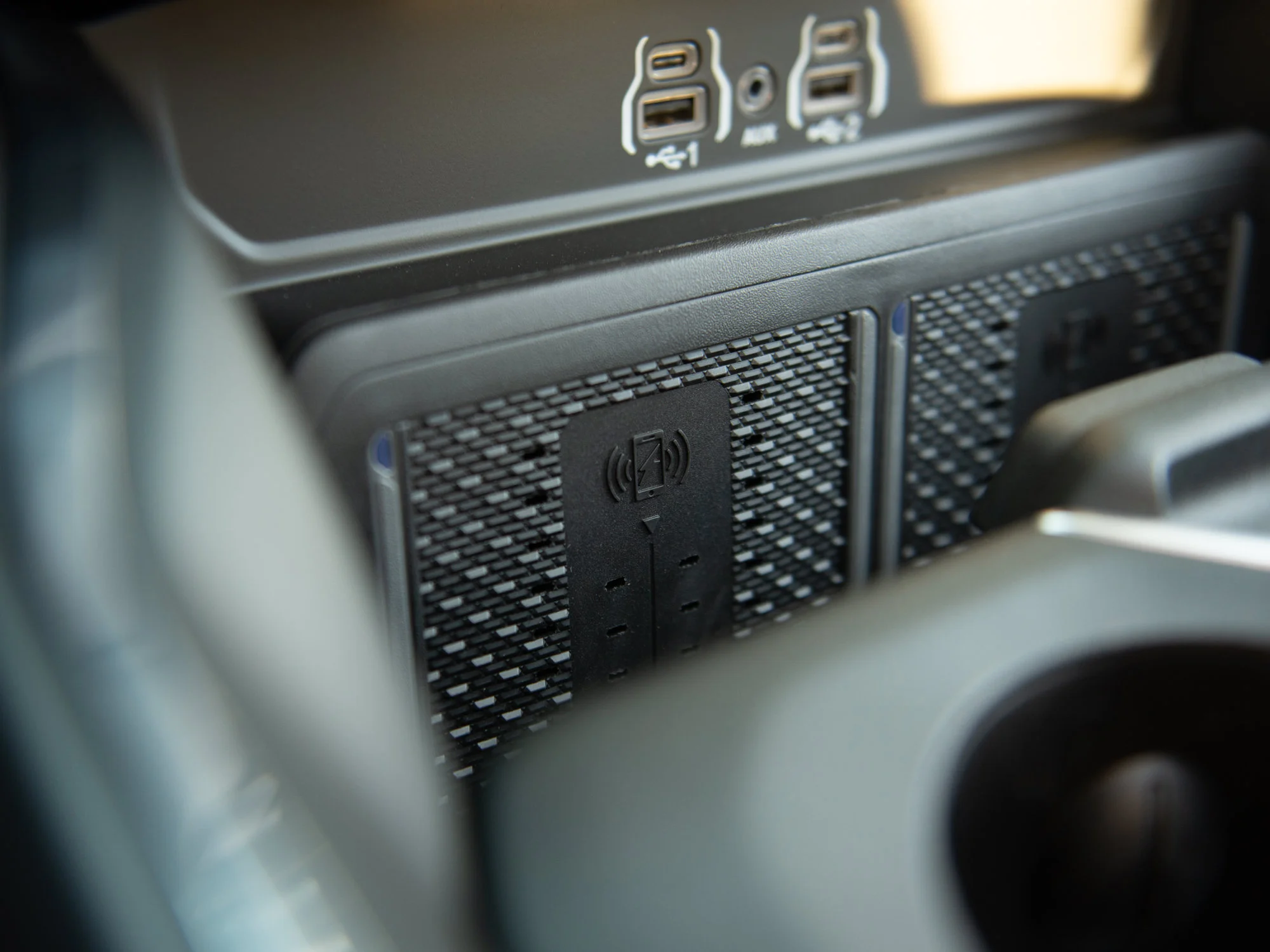 New 2027 Black RAM Laramie Night* Mega Cab 4x4, Sunroof, Heated Leather, 5th Wheel Prep image 24