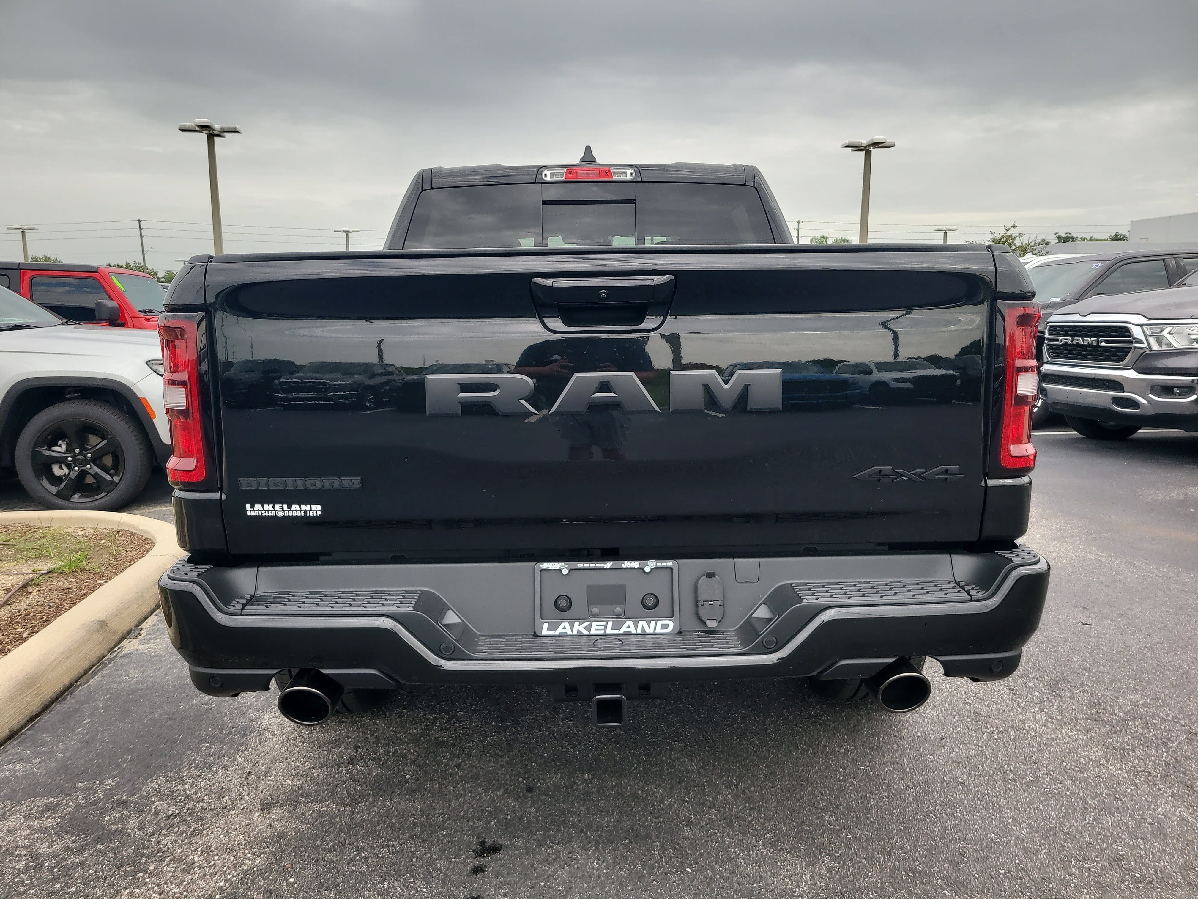 New 2026 Diamond Black Crystal Pearl-Coat Exterior Paint RAM Big Horn image 7