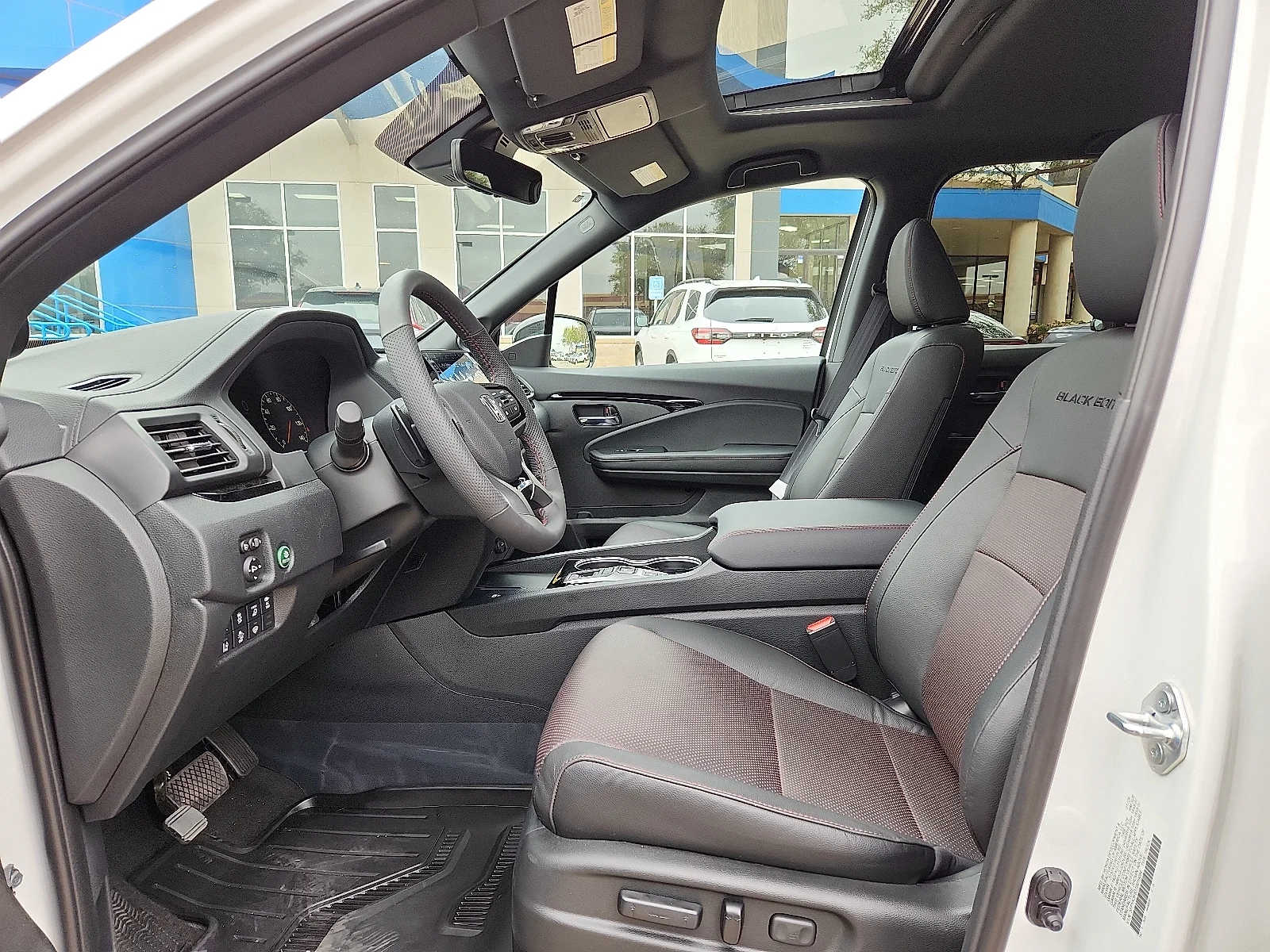 2026 Honda Ridgeline Black Edition - Photo 9