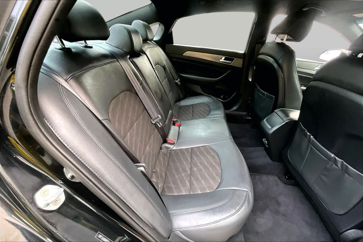 Used 2017 Phantom Black Hyundai Sport image 18