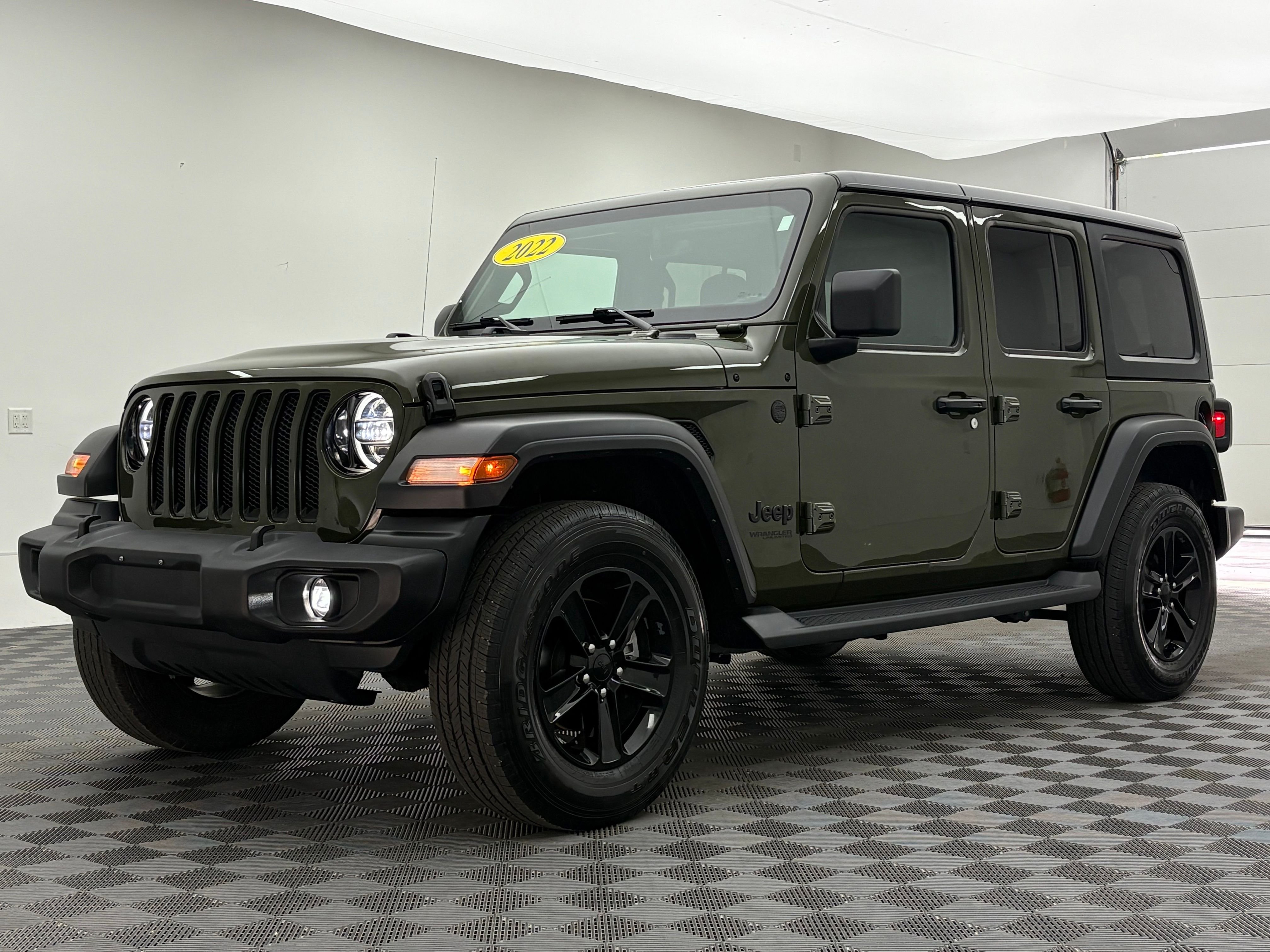 Used 2022 Sarge Green Clearcoat Jeep Unlimited Sport Altitude image 2