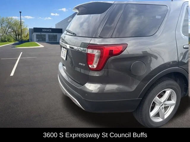 Used 2017 Gray Ford XLT image 7