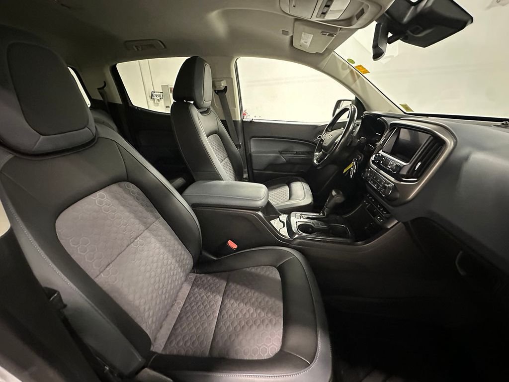 Used 2021 White Chevrolet Z71 image 27