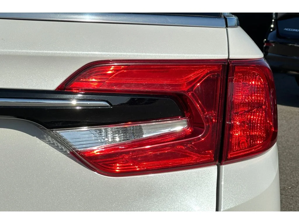 Used 2024 Platinum White Pearl Honda EX-L image 52