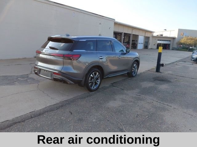 Used 2023 Graphite Shadow INFINITI LUXE image 4
