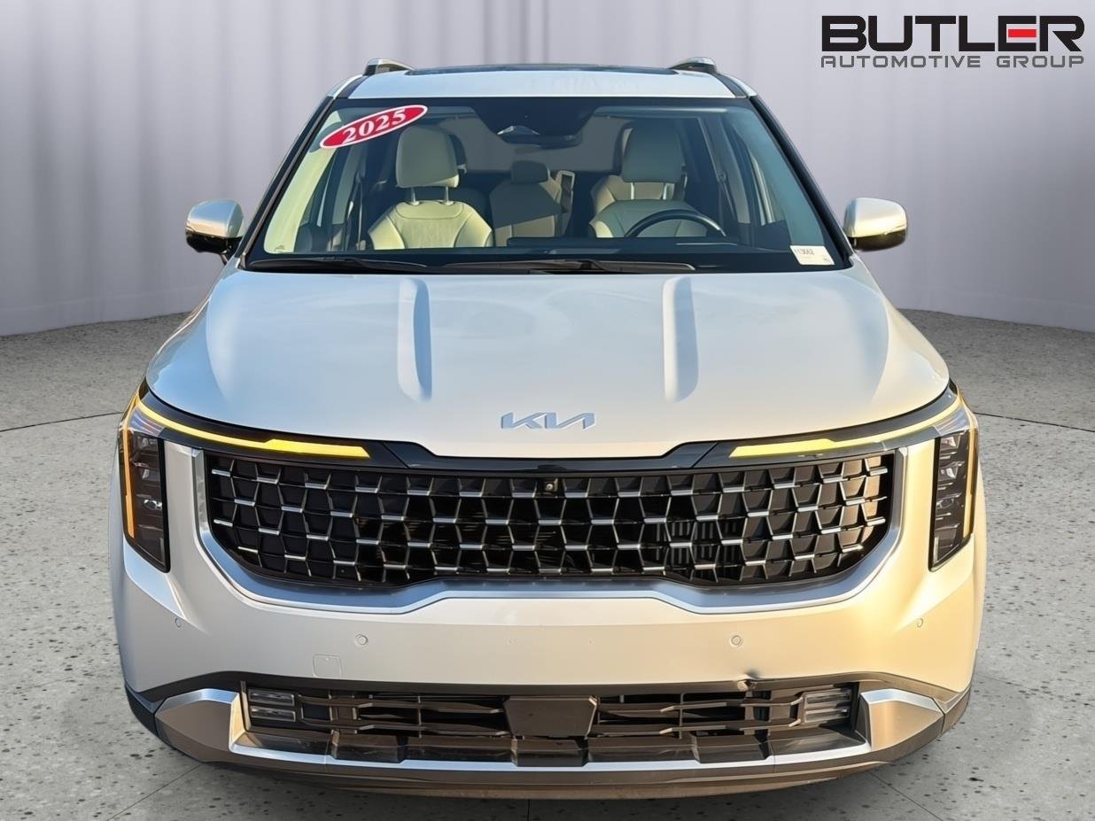 Used 2025 Ivory Silver Gloss Kia SX image 9