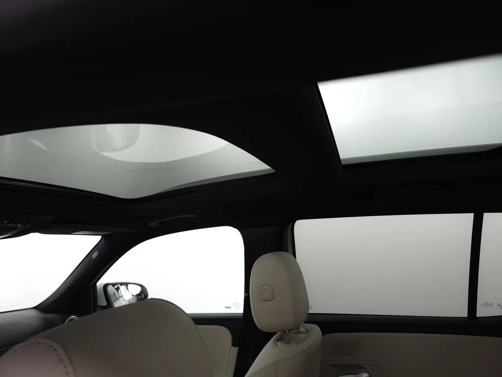 New 2026 Polar White Mercedes-Benz GLB 250 image 59
