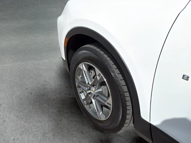 Used 2024 White Chevrolet LT image 27