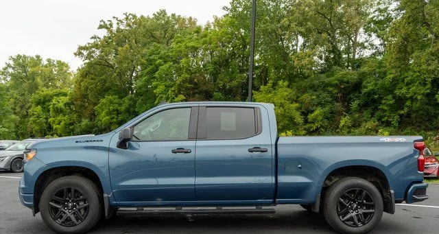 Used 2024 Blue Chevrolet Custom image 9