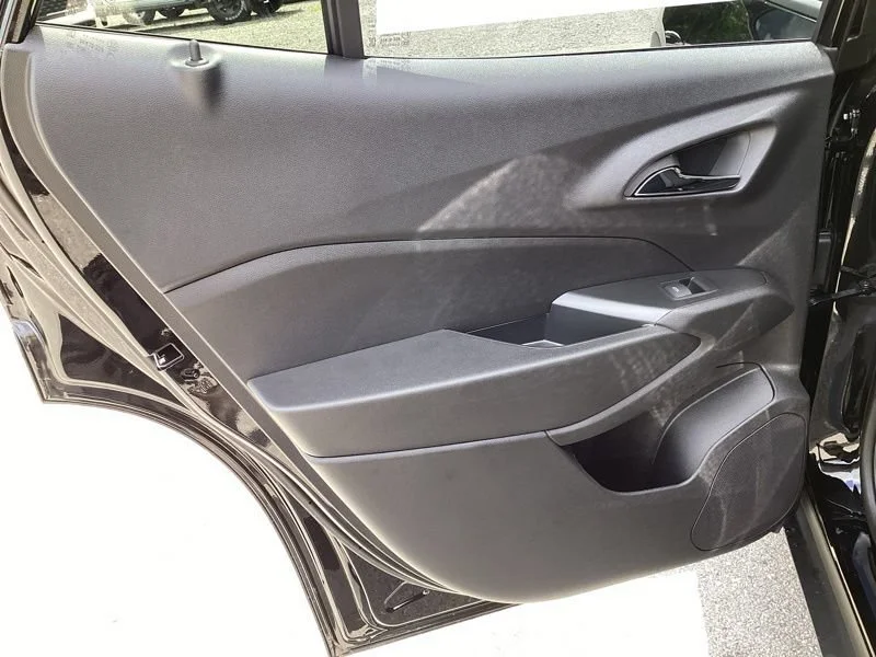 New 2026 Mosaic Black Metallic Chevrolet ACTIV image 14