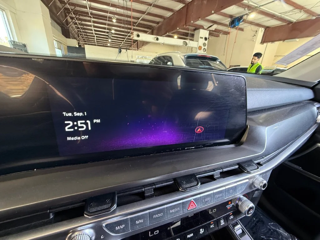 Used 2025 Black Kia S image 21
