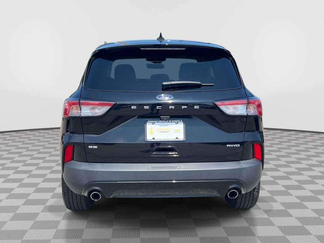 Used 2022 AGATE BLACK METALLIC Ford SE image 6