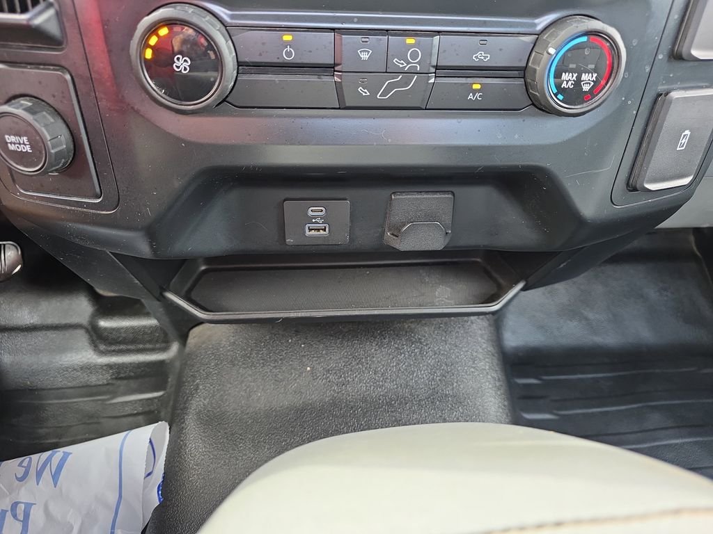 Used 2022 White Ford XL image 26