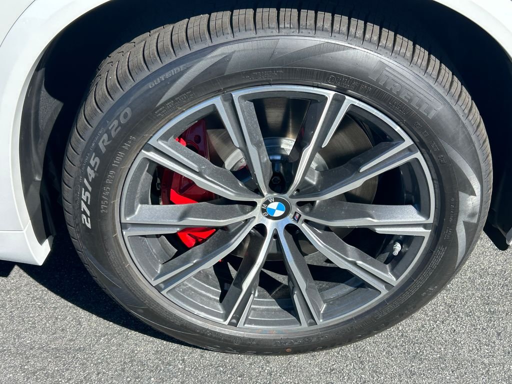 New 2026 Mineral White Metallic BMW xDrive50e image 3