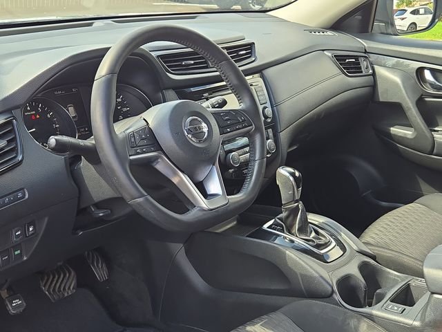 Used 2018 Blue Nissan SV image 17