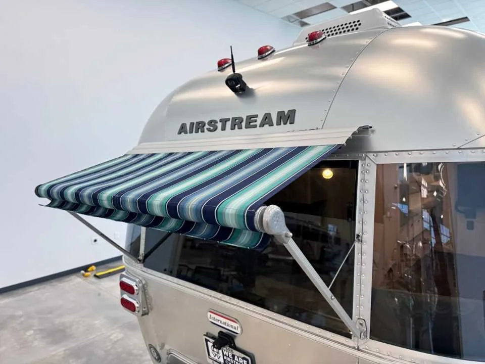 Used 2022 SILVER AIRSTREAM  image 8