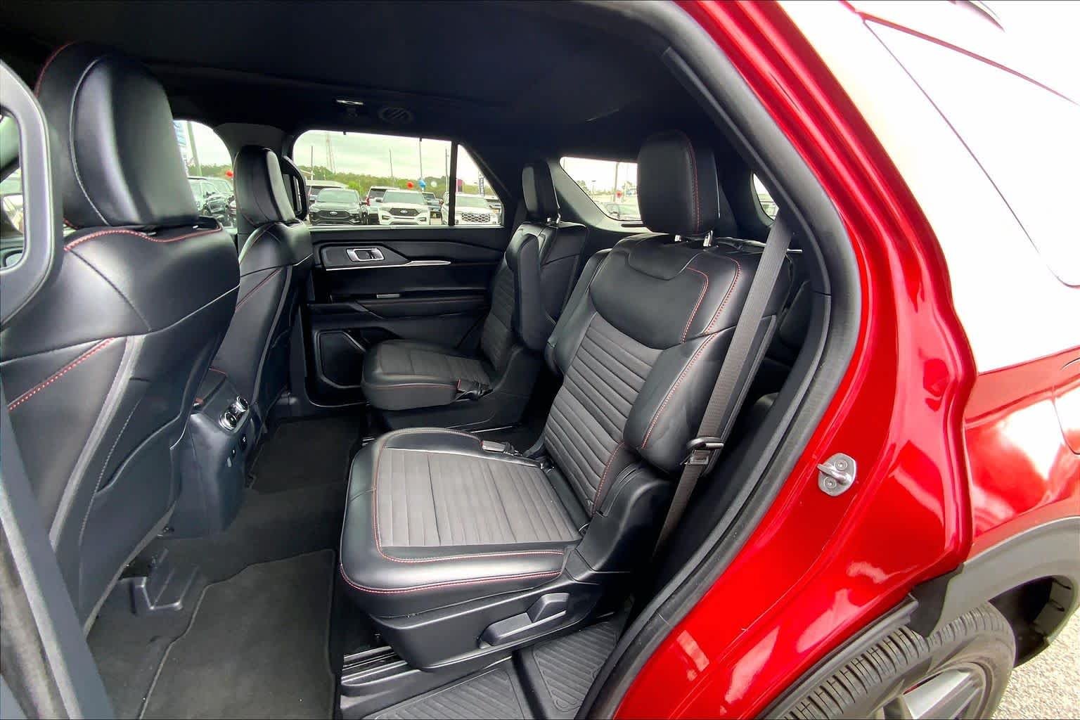Used 2025 Rapid Red Metallic Tinted Clearcoat Ford ST-Line image 20