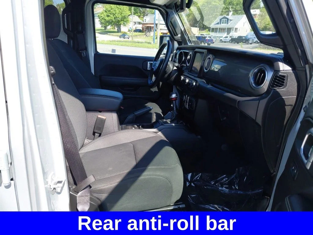 Used 2022 Silver Jeep Unlimited Sahara image 7