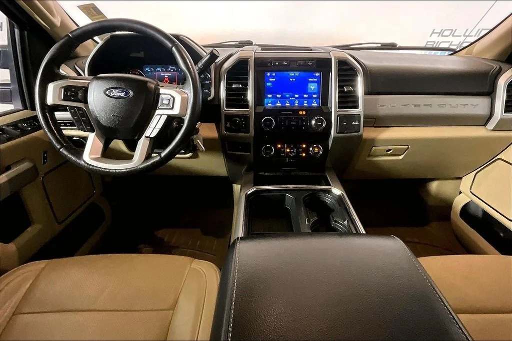 Certified Used 2018 White Platinum Clearcoat Metallic Ford Lariat image 11
