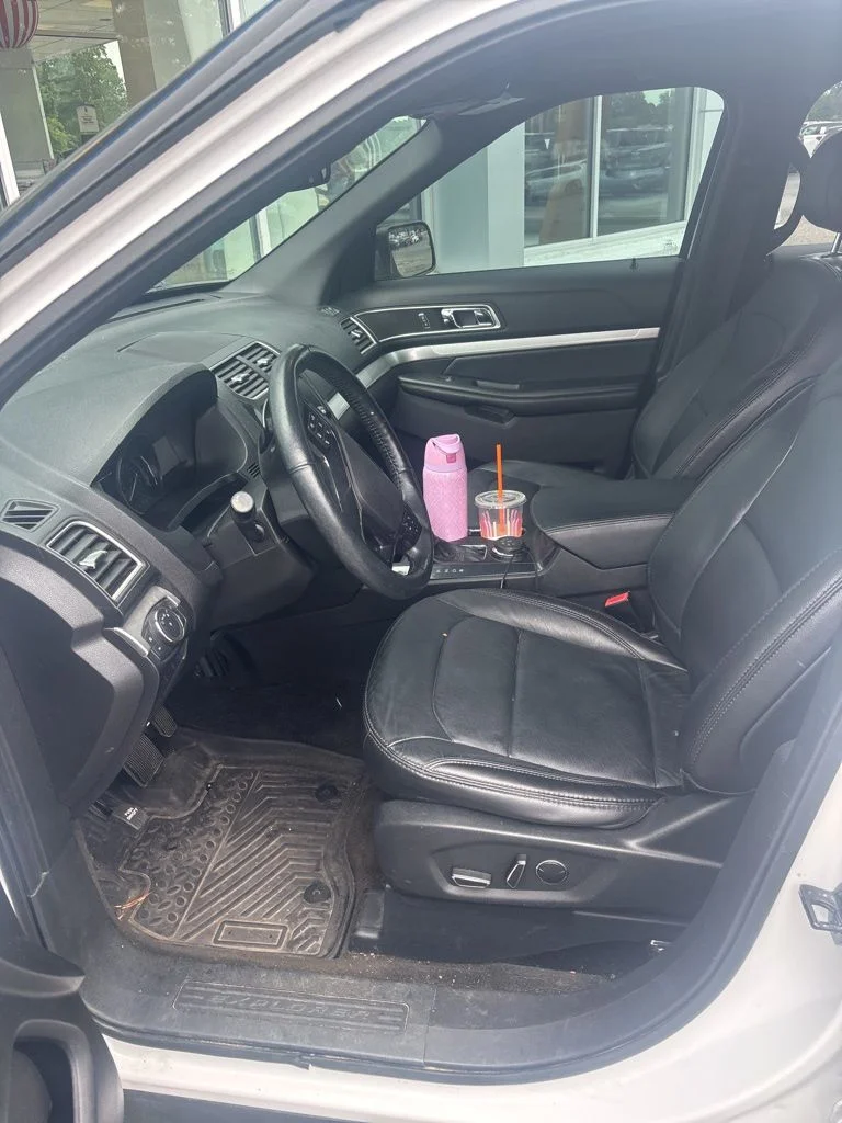 Used 2017 White Ford XLT image 8
