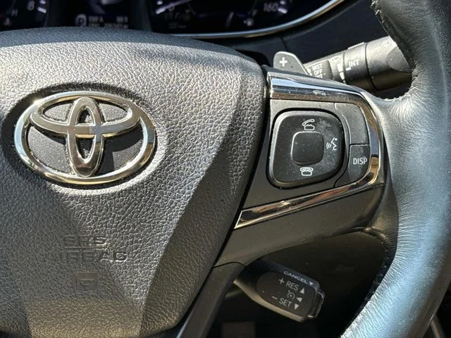 Used 2015 Red Toyota XLE Touring image 23