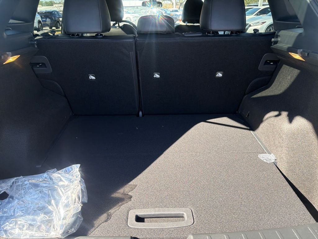 New 2026 Nissan Kicks SR 4D Sport Utility