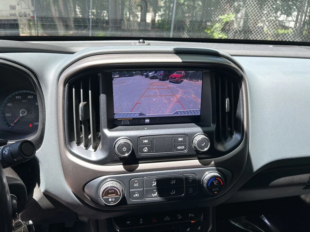 Used 2020 White Chevrolet Z71 image 18