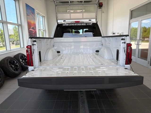 New 2026 Oxford White Ford XLT image 13