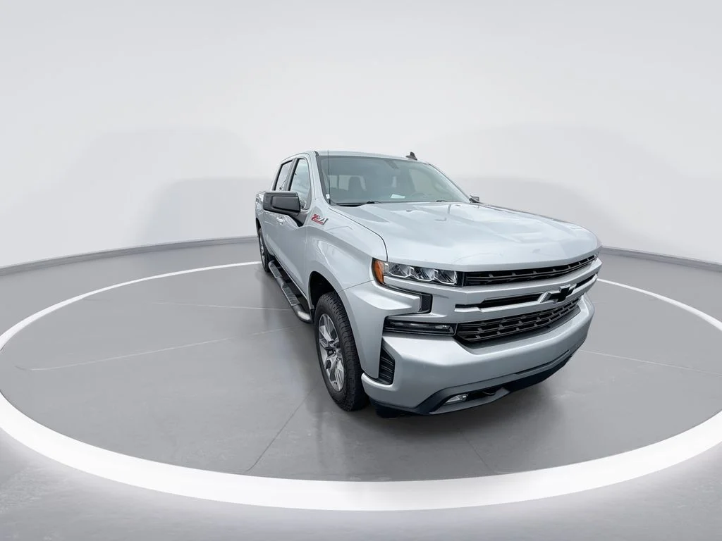 Used 2020 Silver Chevrolet RST image 2