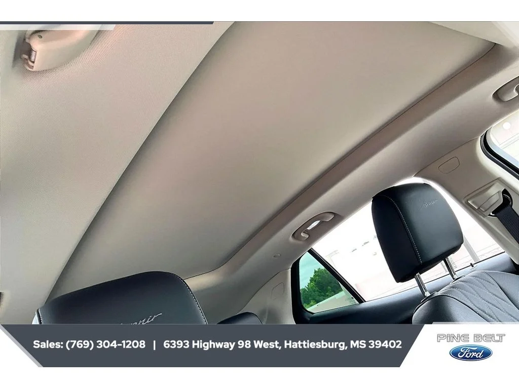 Used 2023 Ebony Twilight Metallic Buick Avenir image 16