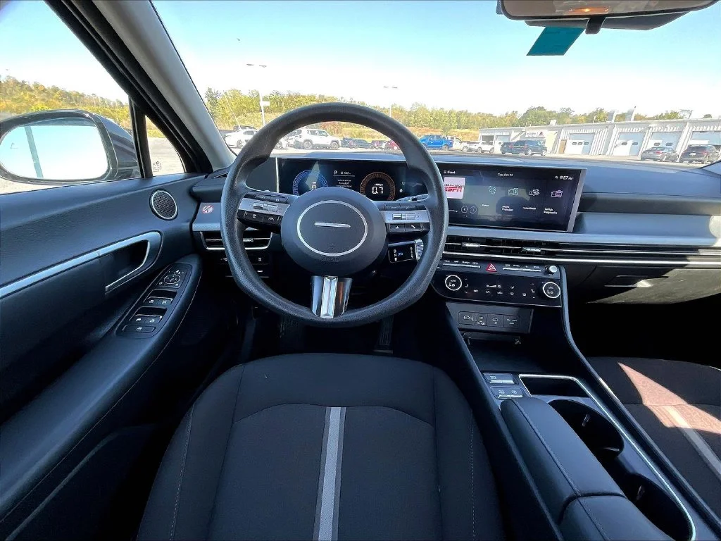 Used 2024 Blue Hyundai SEL image 10