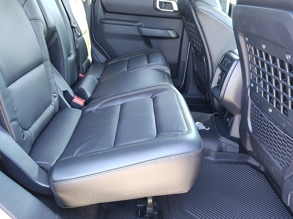 New 2026 Avalanche Gray Ford Badlands® image 15