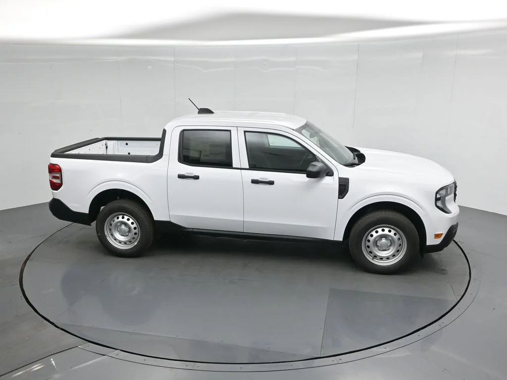 New 2026 Oxford White Ford XLT image 48