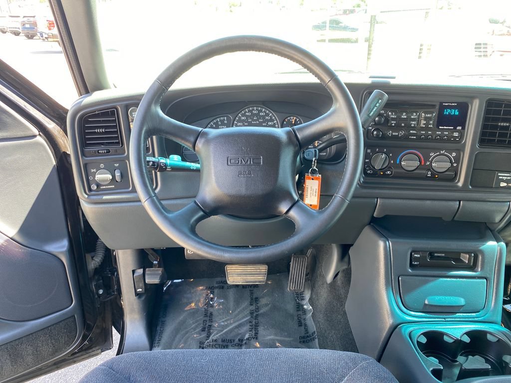 Used 2002 Onyx Black GMC SLE image 13