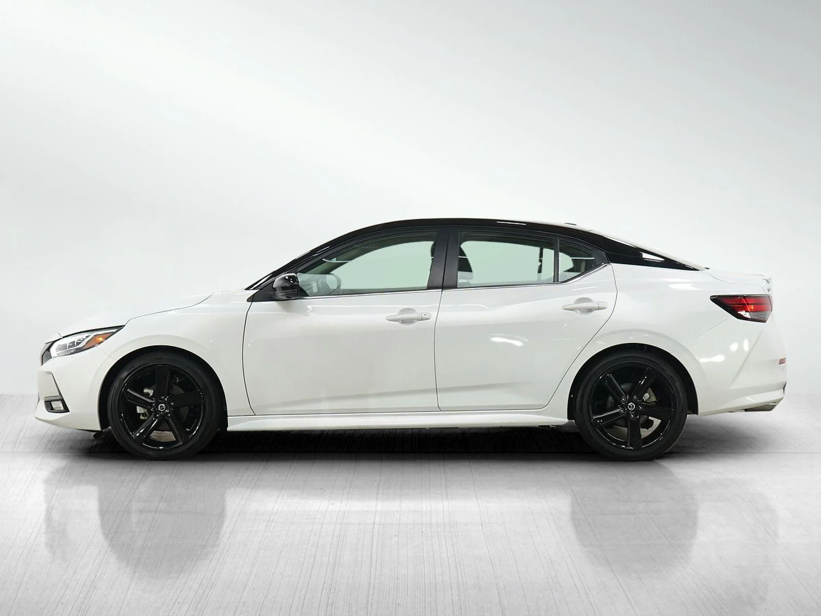 Used 2023 Nissan Sentra SR with VIN 3N1AB8DV0PY241224 for sale in Wayzata, Minnesota