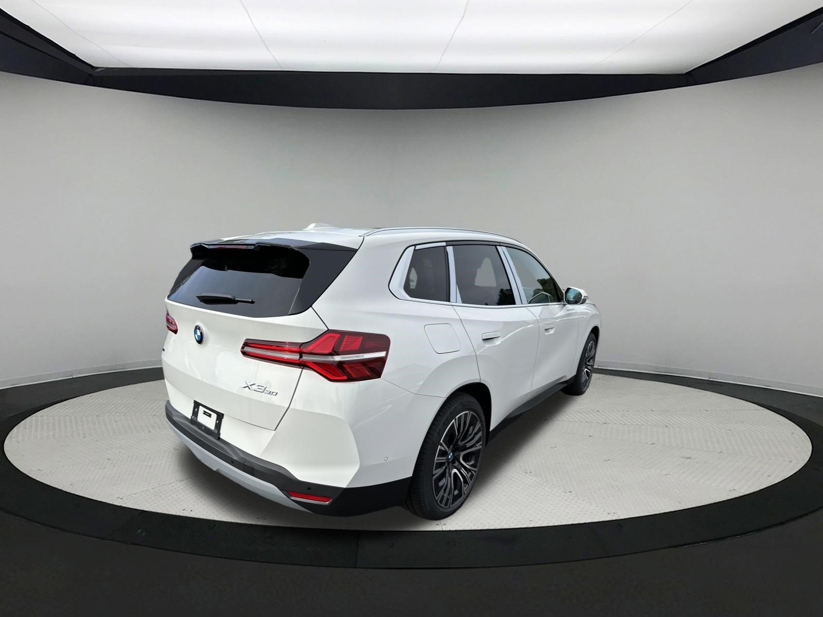 New 2026 Alpine White BMW 30 xDrive image 4