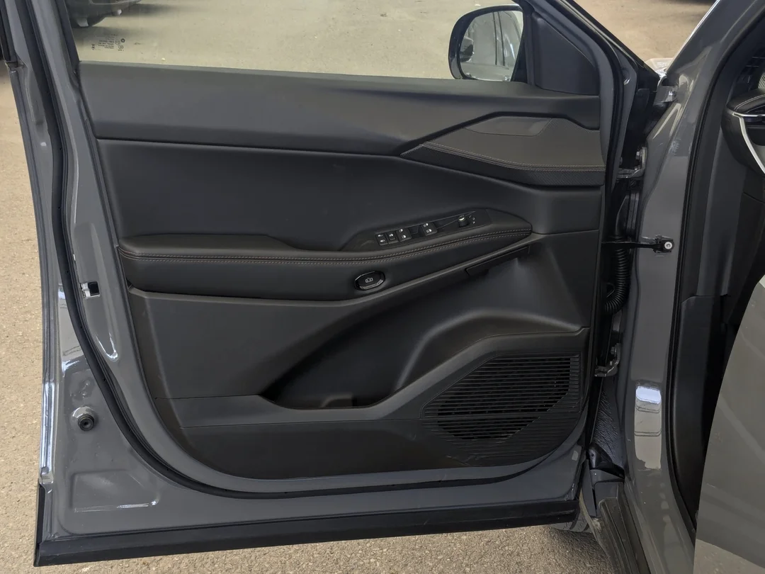 New 2026 Grey Jeep Limited - - 4x4 - 1.6L I- 4 Turbo Hybrid - 12.3 Uconnect w/ Nav - Pano Sunroof & More! image 12