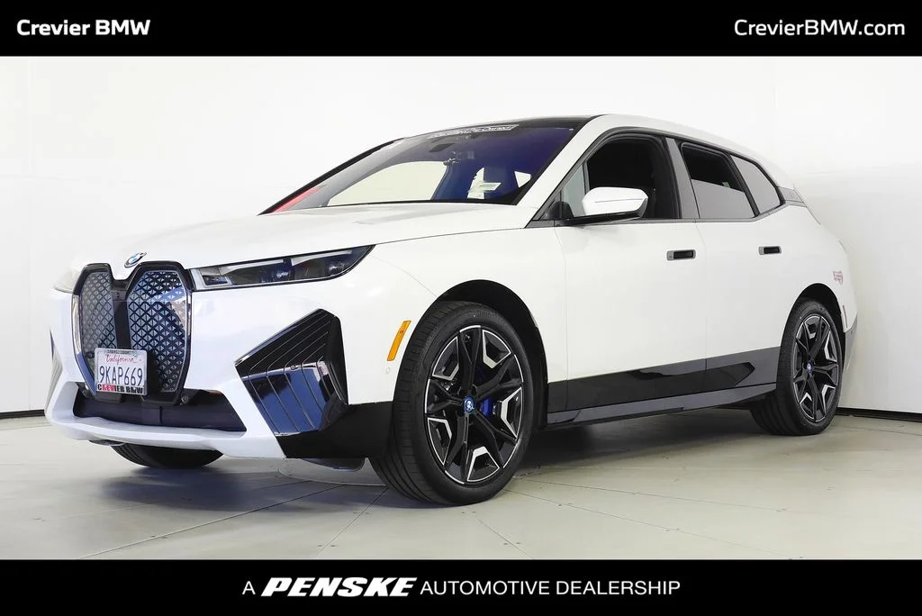 2024 BMW iX xDrive50's photo