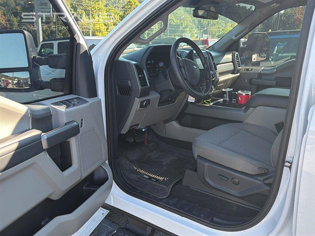 Used 2022 Oxford White Ford XLT image 12