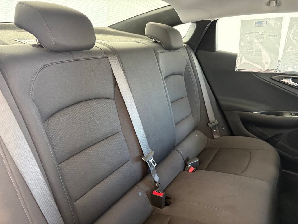 Used 2021 SUMMIT WHITE Chevrolet RS image 31