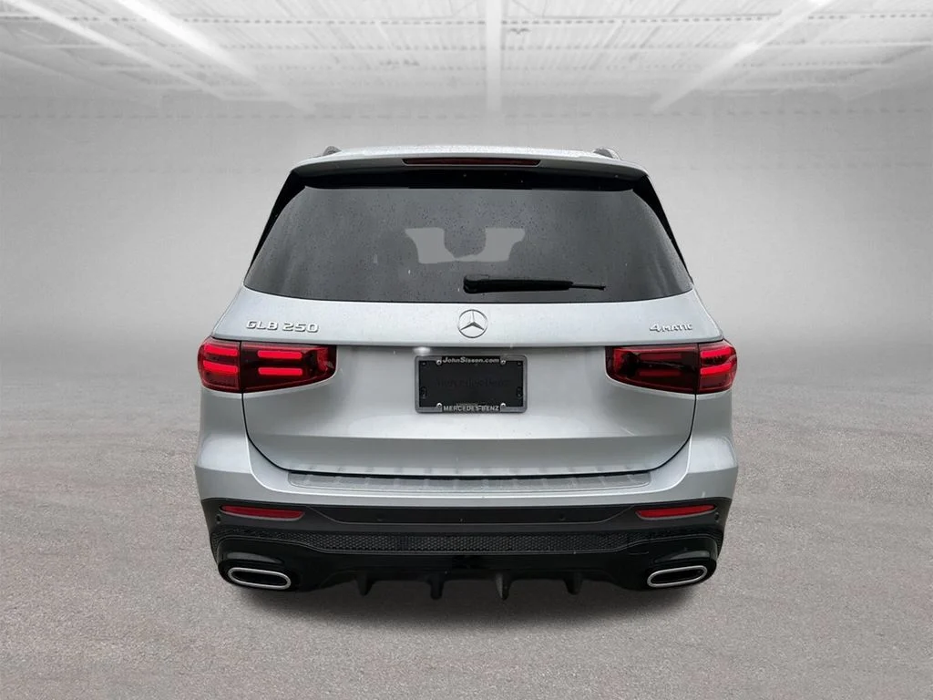 Used 2025 Silver Mercedes-Benz GLB 250 image 4