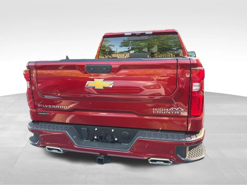 Used 2025 Red Chevrolet High Country image 8