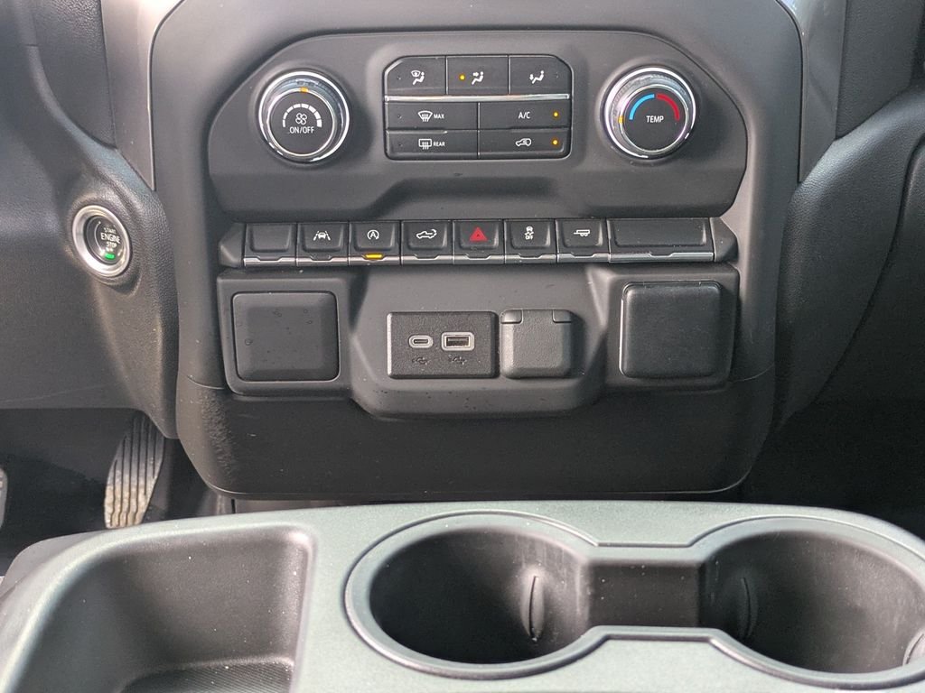Used 2023 White Chevrolet Custom image 19
