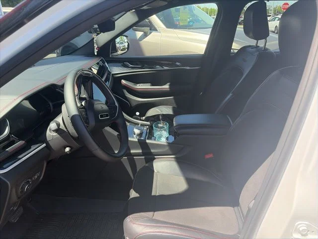Used 2022 White Jeep Trailhawk image 15