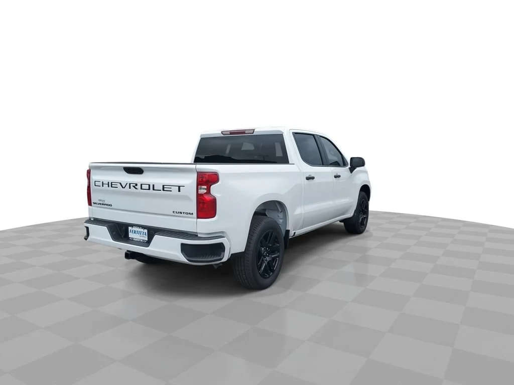 New 2026 Summit White Chevrolet Custom image 8
