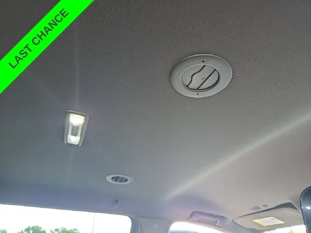 Used 2021 White GMC Denali image 51
