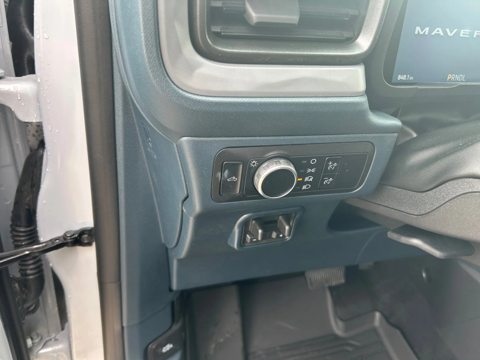 New 2025 Space White Metallic Ford Lariat image 15