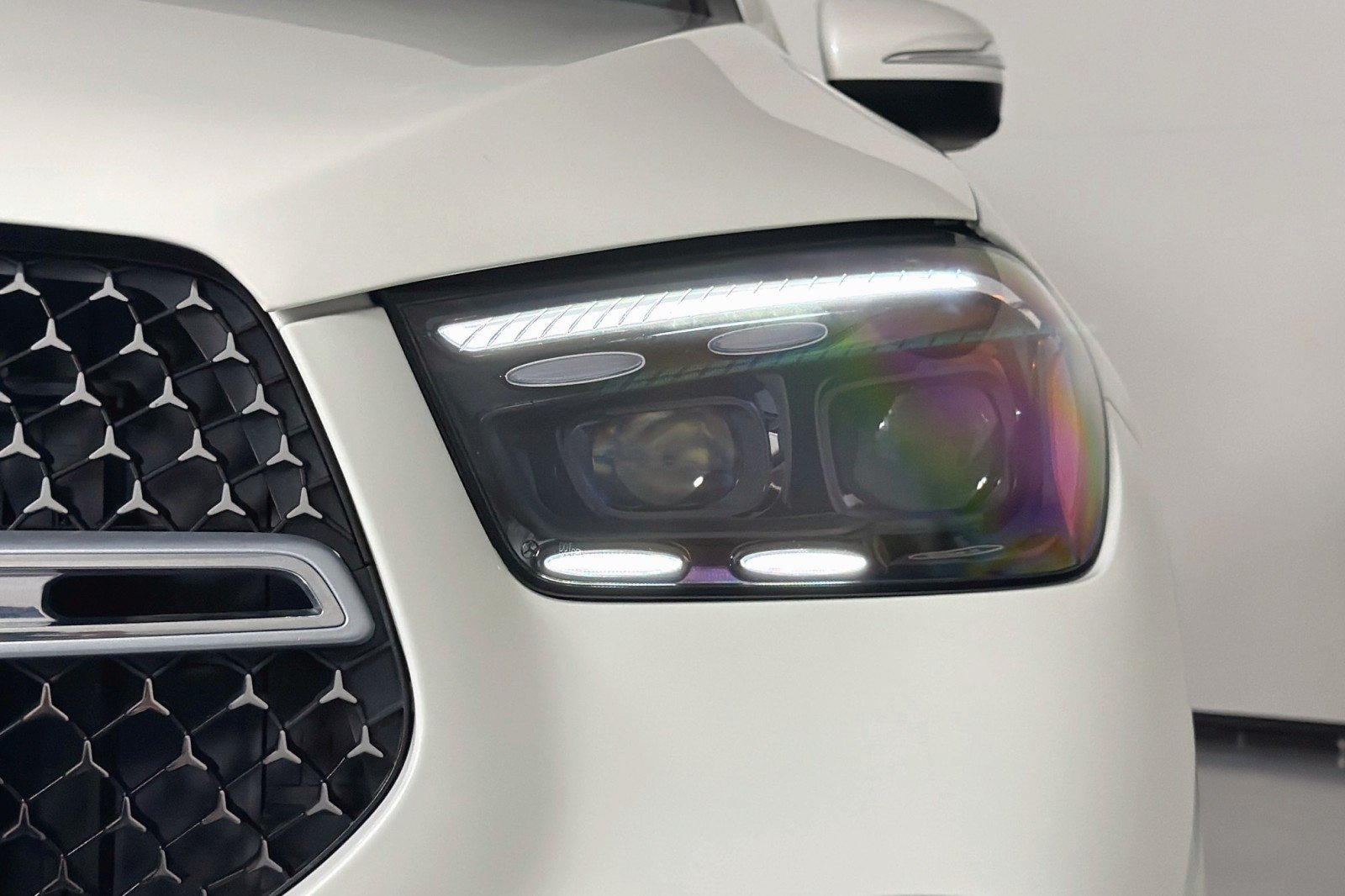 Certified Used 2024 MANUFAKTUR Diamond White Metallic Mercedes-Benz GLE 450e Plug-In Hybrid image 15